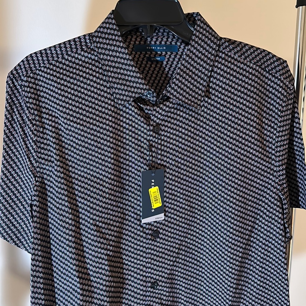Men’s perry Ellis stretch button down. Large. New. Never worn.